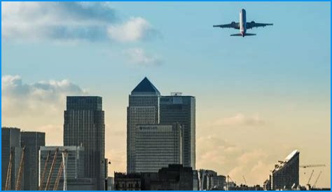How to get to London City Airport including nearest Tube, DLR and Elizabeth line stations