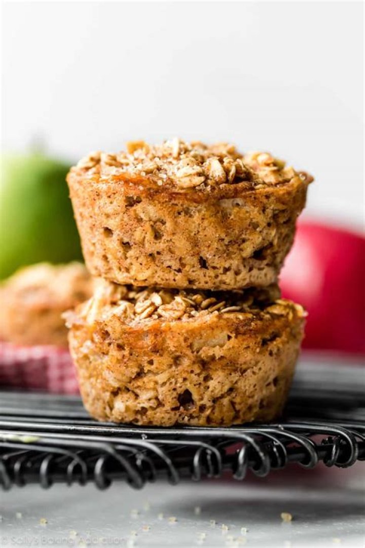 Baked Oatmeal Cups (Healthy & Easy)