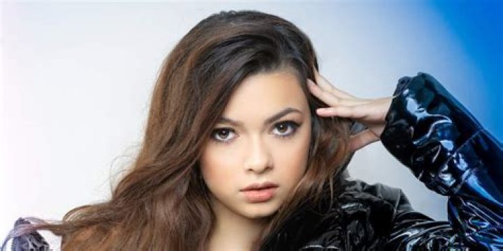 Nikki Hahn Height, Weight, Measurements, Bra Size, Shoe Size